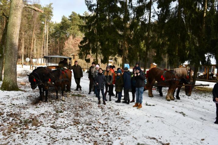 Wśród&#x20;atrakcji&#x20;zorganizowanych&#x20;przez&#x20;leśników&#x20;dla&#x20;uczestników&#x20;&#x22;Ferii&#x20;z&#x20;Arką&#x22;&#x20;był&#x20;przejazd&#x20;bryczką&#x20;fot&#x2e;&#x20;Edyta&#x20;Nowicka